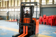 LINE_ALBUM_11-ธ.ค.-2568-รับมอบ-รถโฟร์คลิฟท์_251211_1