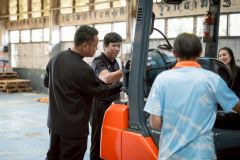 LINE_ALBUM_11-ธ.ค.-2568-รับมอบ-รถโฟร์คลิฟท์_251211_25