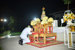 LINE_ALBUM_31-พ.ค-พิธีพระราชทานพุ่มดอกบัวประดิษฐ์_260719_1