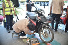 LINE_ALBUM_10-เม.ย.-69-อาชีวะ-ขนส่ง-อาสาช่วยประชาชน_260410_65